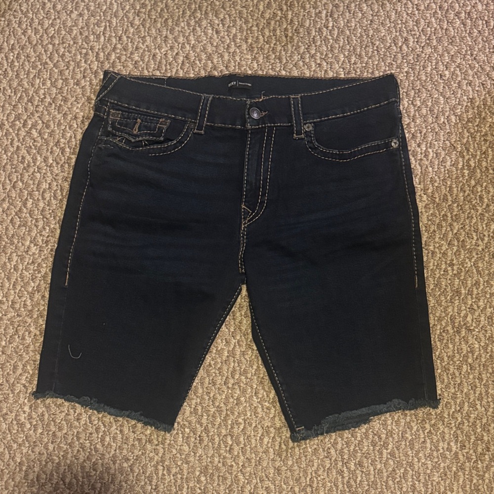 True Religion Men's Denim Shorts. Ricky Relax Straight Size: 38W/19Inseem